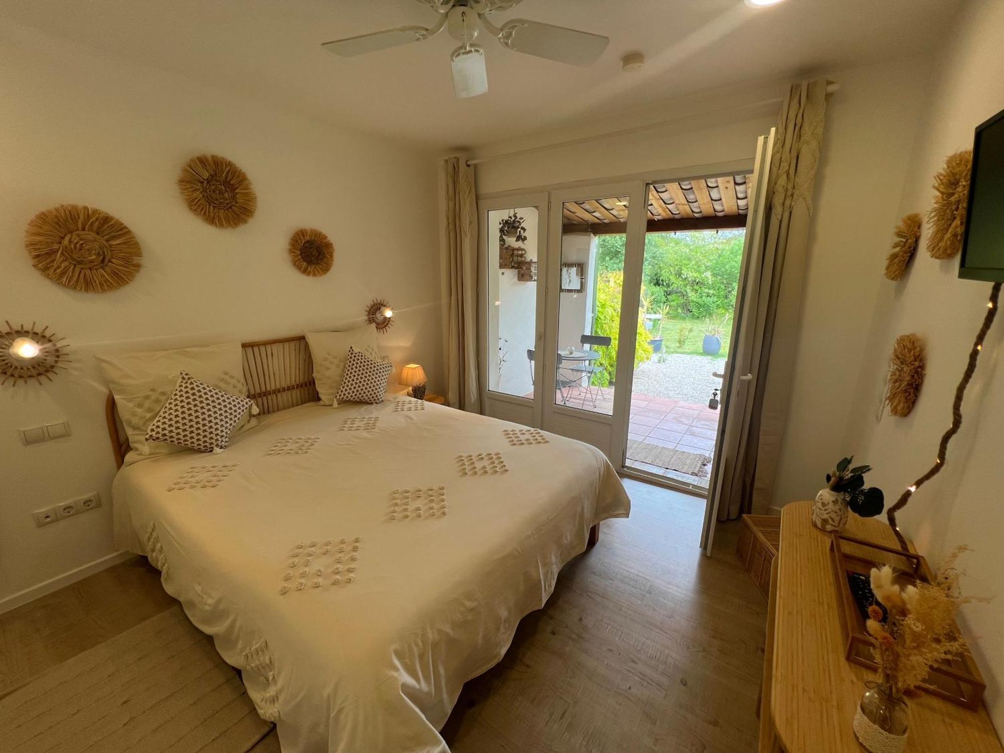 La Belle Riviere Hotel Salernes Kültér fotó